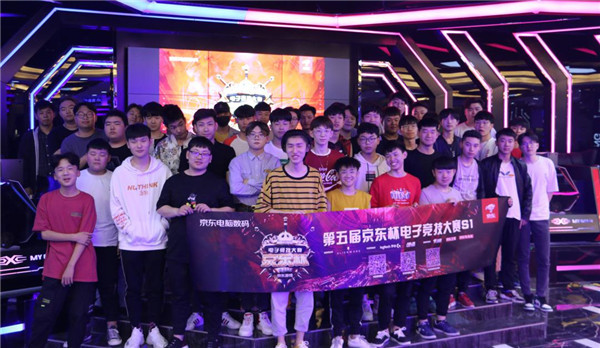 频被反复回 频被反复回