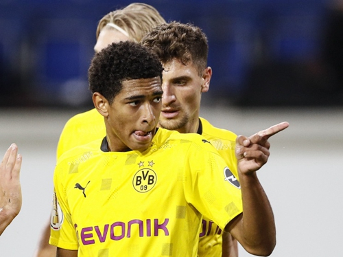 这位我们熟 这位我们熟