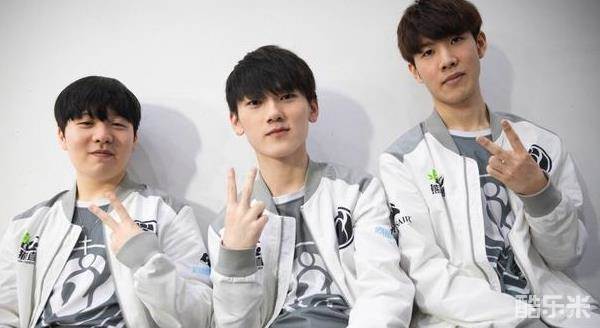 纵深与边翼 纵深与边翼